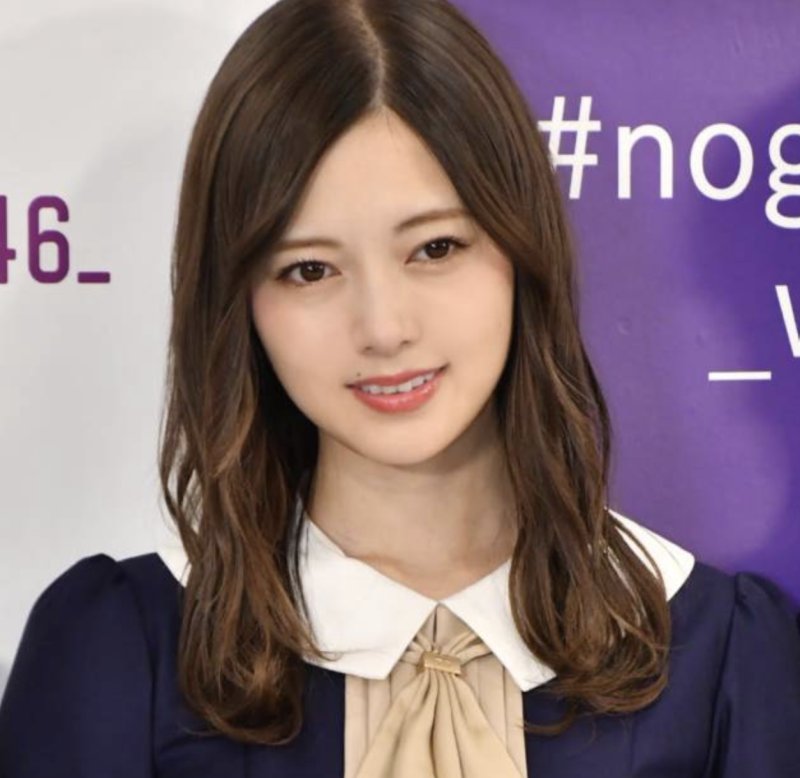 白カーディガンがかわいい白石麻衣、挿入歌を歌う柚木みいなと笑顔の2ショット＜恋する警護24時 season2 - WEBザテレビジョン