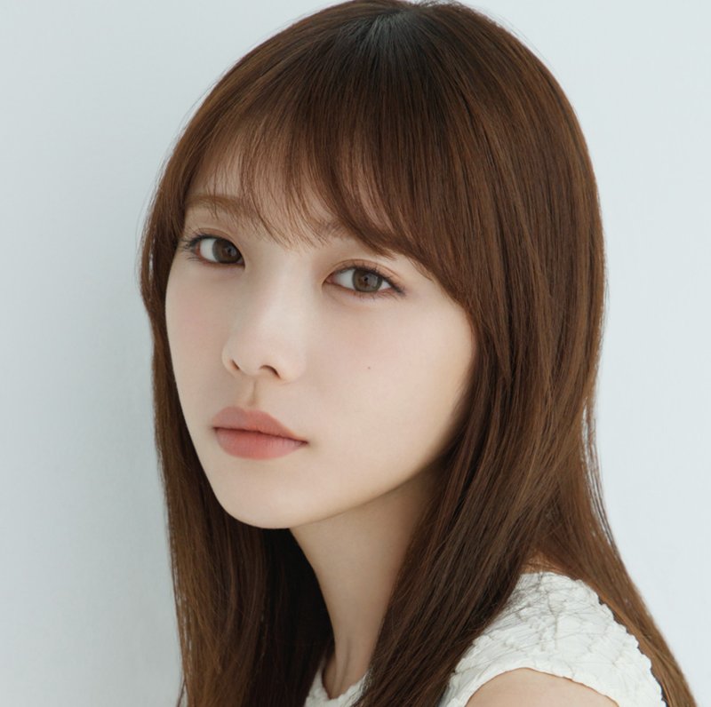 与田祐希、開放感あふれるグラビア披露 『マガジン』表紙＆巻頭に登場（オリコン） - Yahoo!ニュース