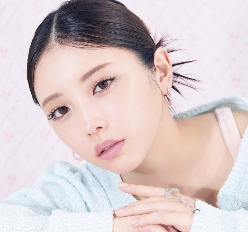 お台場が幻想的な光の森へ！ 東京都初開催「LIGHT WALK ODAIBA」点灯式に与田祐希が深紅のドレスで登場 - shitakoe.com