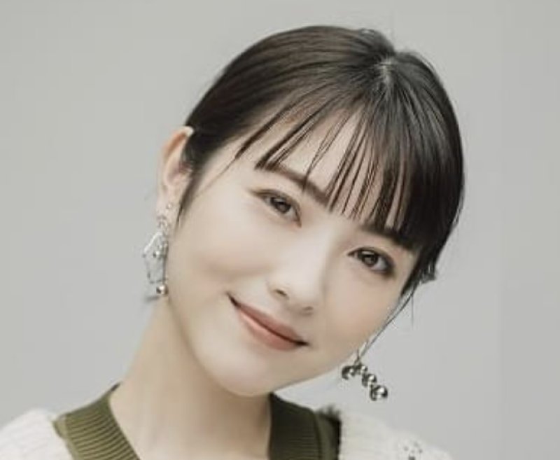 目黒蓮が“身長約157cm”の浜辺美波と佇むビジュアルに「この身長差は完璧」「どめろい」「すぐに美波ちゃんの身長調べた」と反響。全身黒のレザーコーデを披露（THE FIRST TIMES） - Yahoo!ニュース