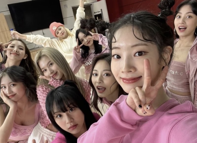 TWICEジヒョ、白い装いで健康的な美しさアピール…引き締まったボディに視線集中（朝鮮日報日本語版） - Yahoo!ニュース