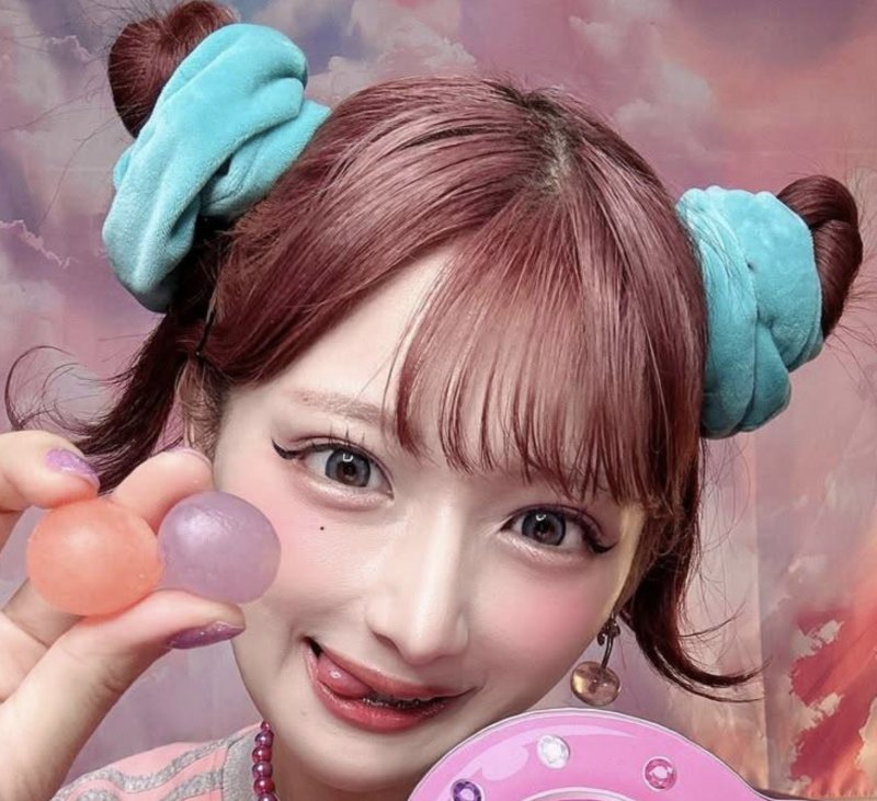 しなこ、人気キャラクターと一緒にダンス「ユニコーンパーティー」で「お父さんもやってくれていましたね」と笑顔【TGC広島2025】 - モデルプレス