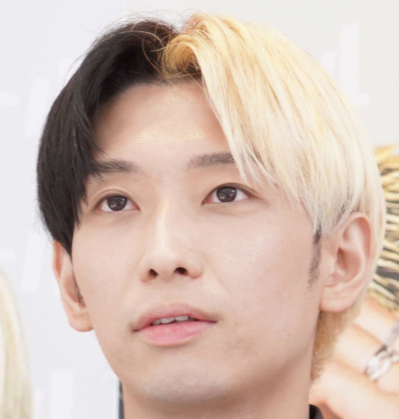 ヒカル、リュウジとの“因縁”を「泥酔はしご酒」で激白 オープンマリッジ騒動をめぐる「チャンネル登録解除しました」投稿の真相 - AppBank